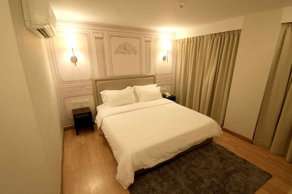 THEE BANGKOK HOTEL 16/65