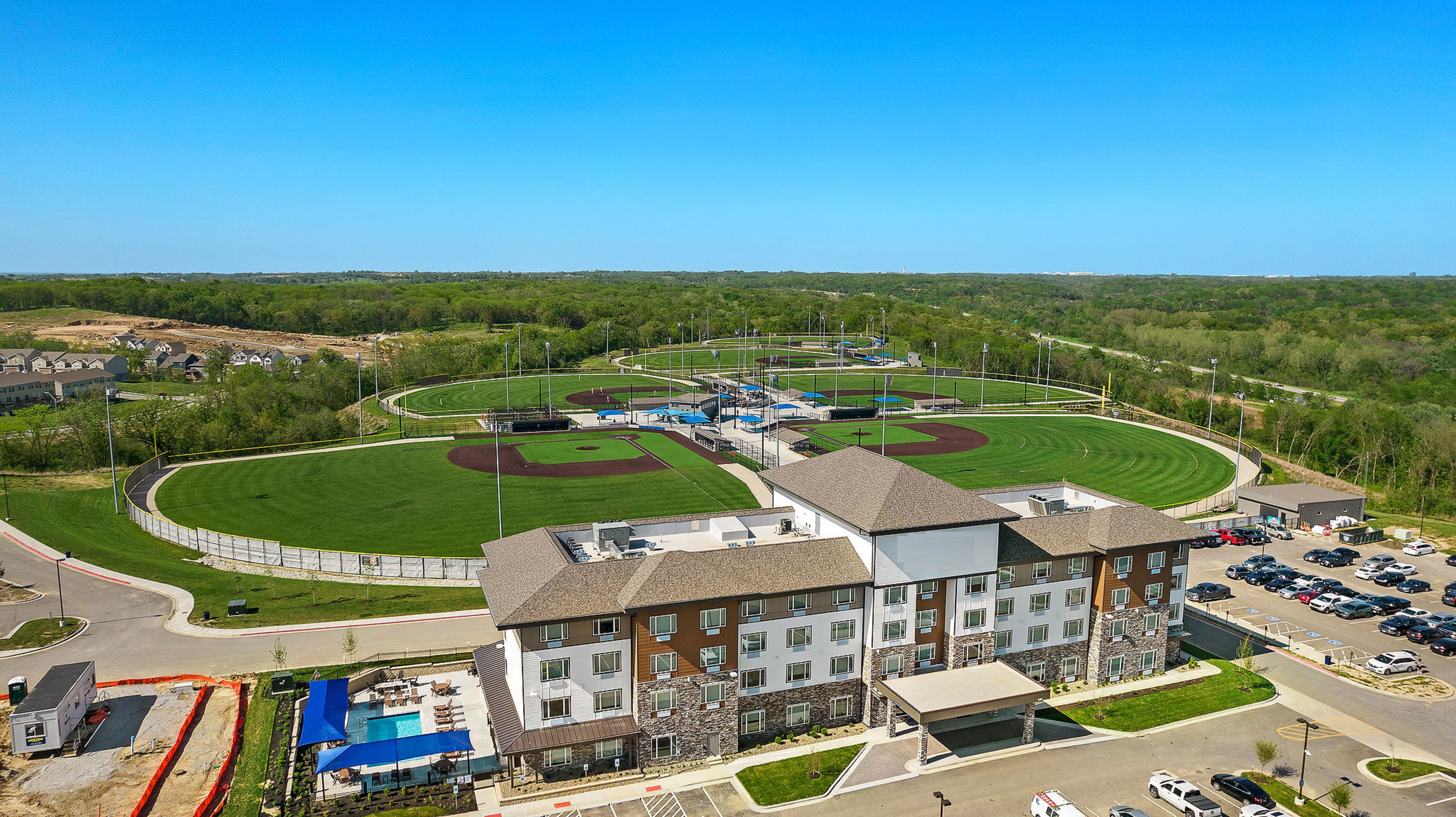 Holiday Inn Express Kansas City North Parkville, an IHG Hotel 44/50