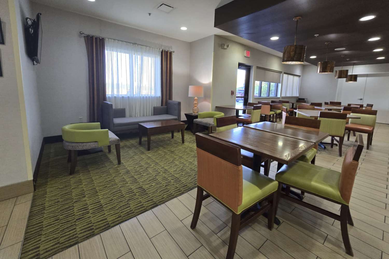 Comfort Inn Ferdinand 8/12