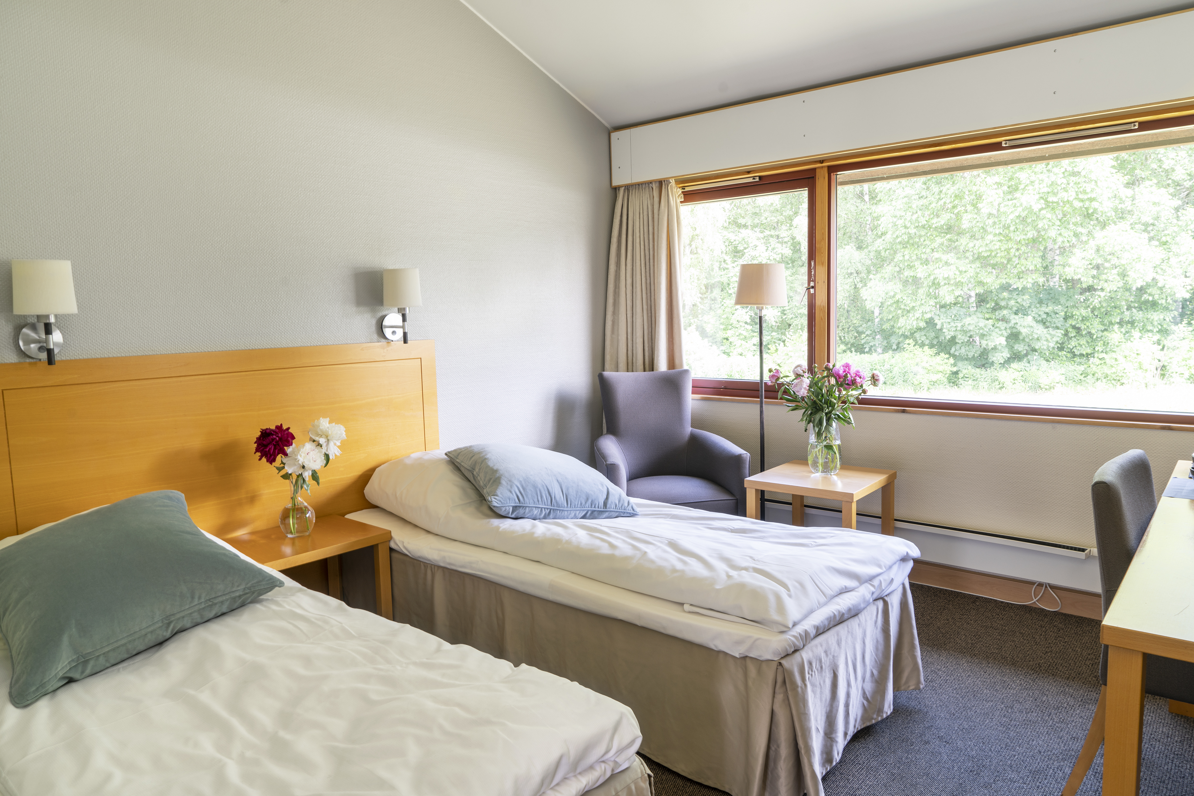 Standard, Twin Beds