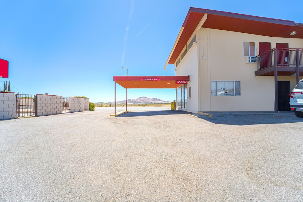 Mojave Hotel 20/24