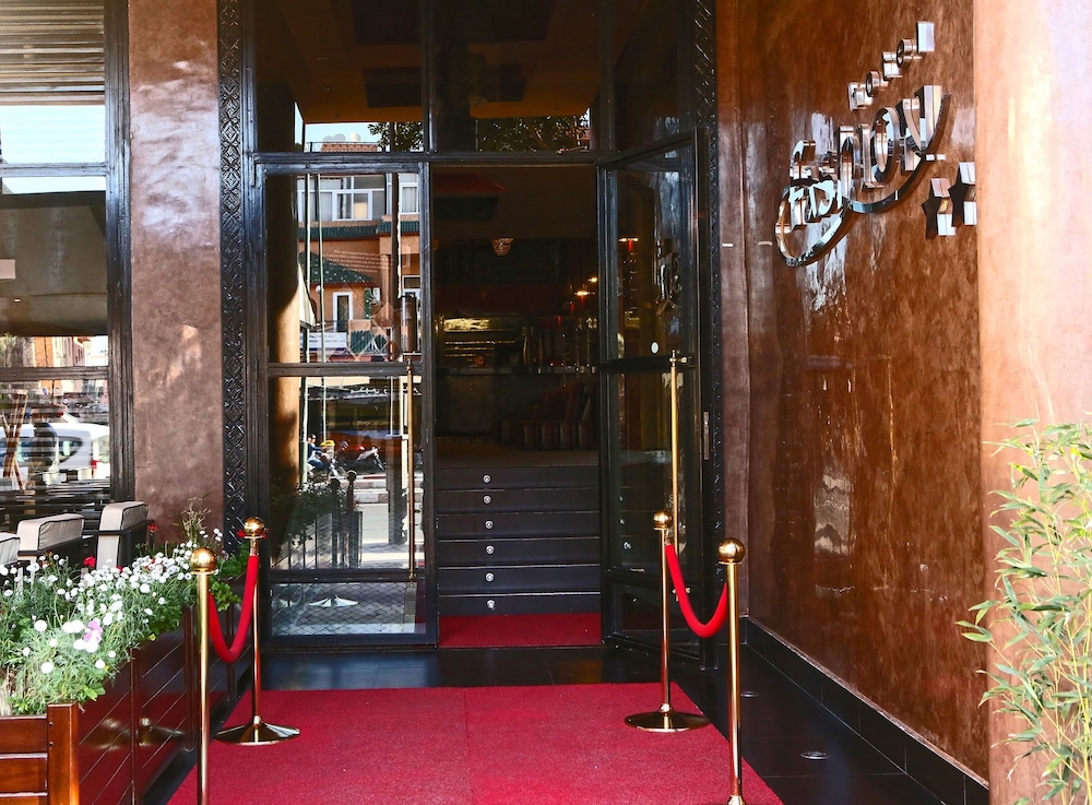 Fashion Hotel 38/47