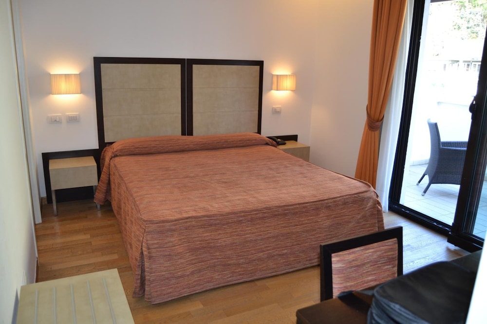 Hotel Joli 14/68
