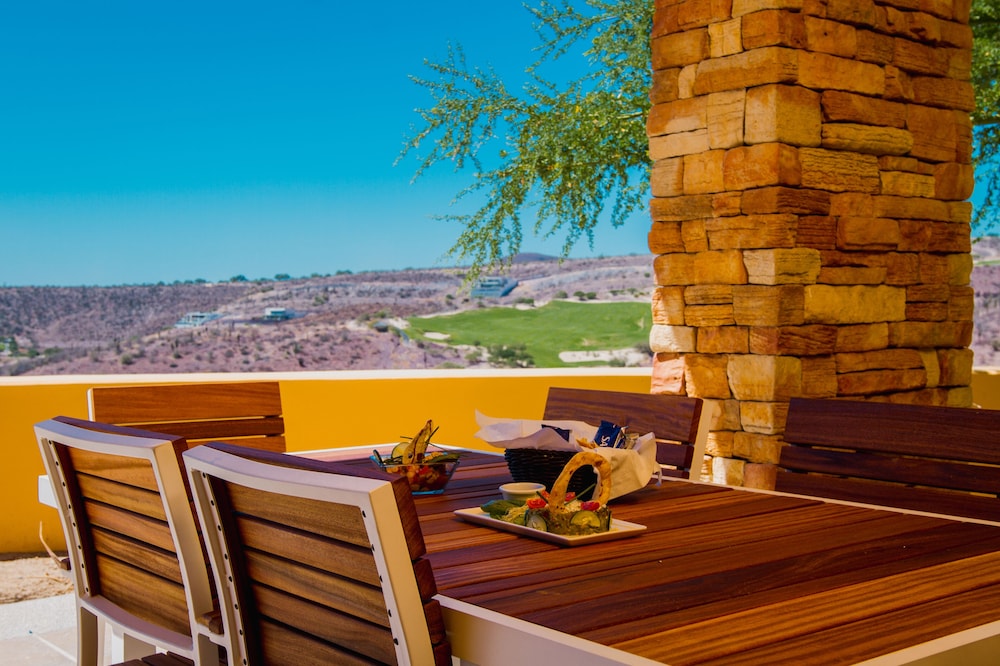 Puerta Cortes Residences 36/48
