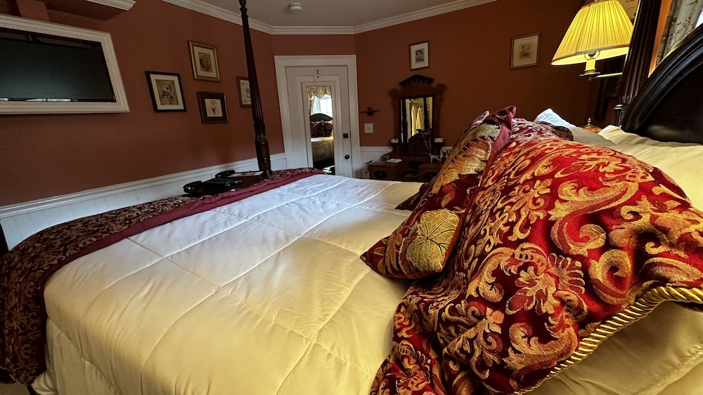 Phineas Swann Bed Breakfast 16/80