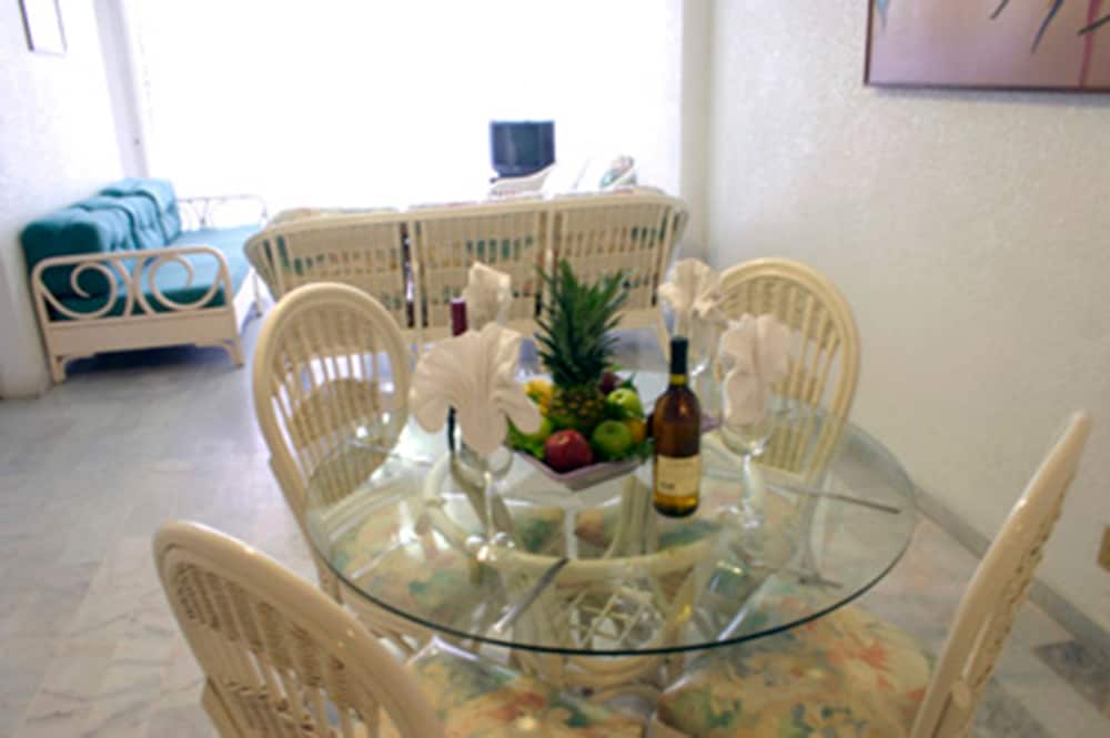 Hotel Suites Jazmin Acapulco 7/50