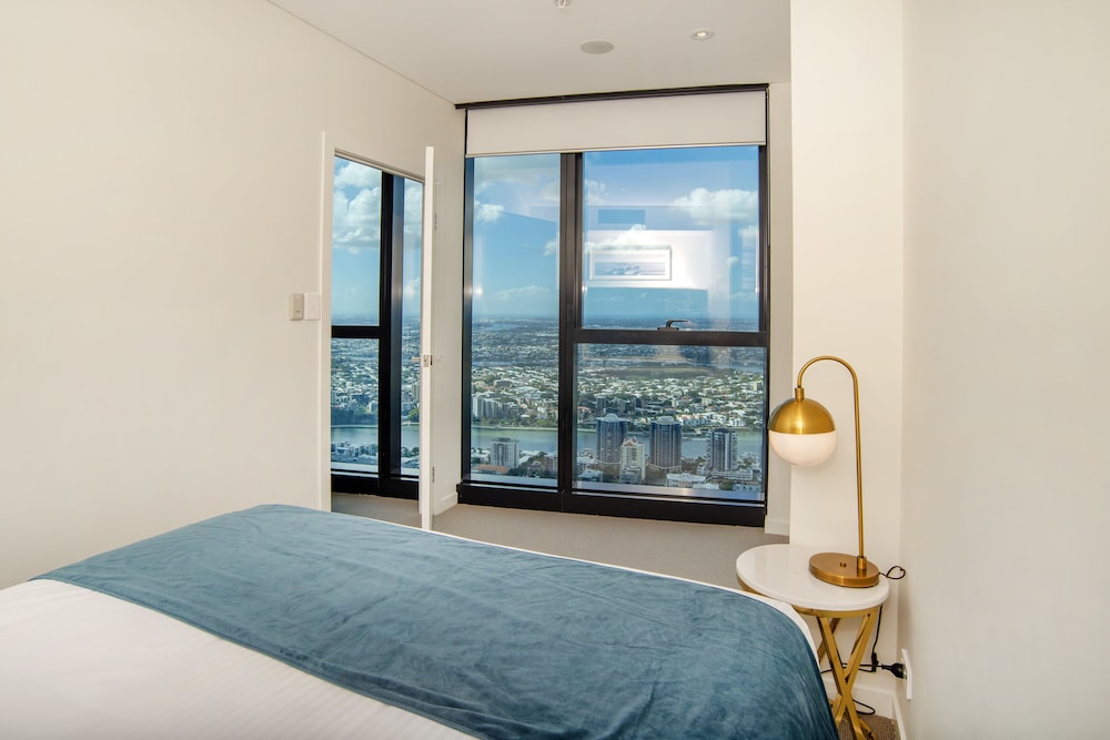BRISBANE SKYTOWER 5/33