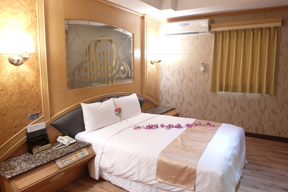 I Live Hotel 39/63