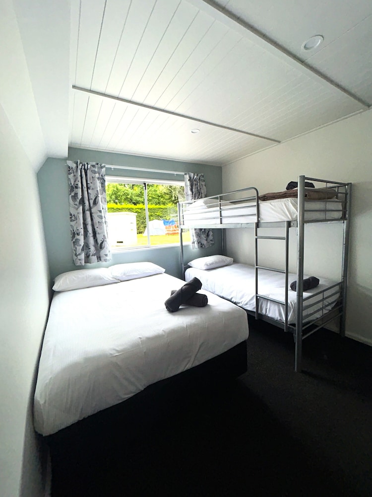 2 Bedrooms, Apartment, 2 Queen and Twin Beds
