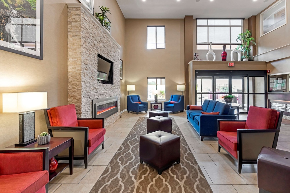 Comfort Inn & Suites Canton Riverstone Area 20/30