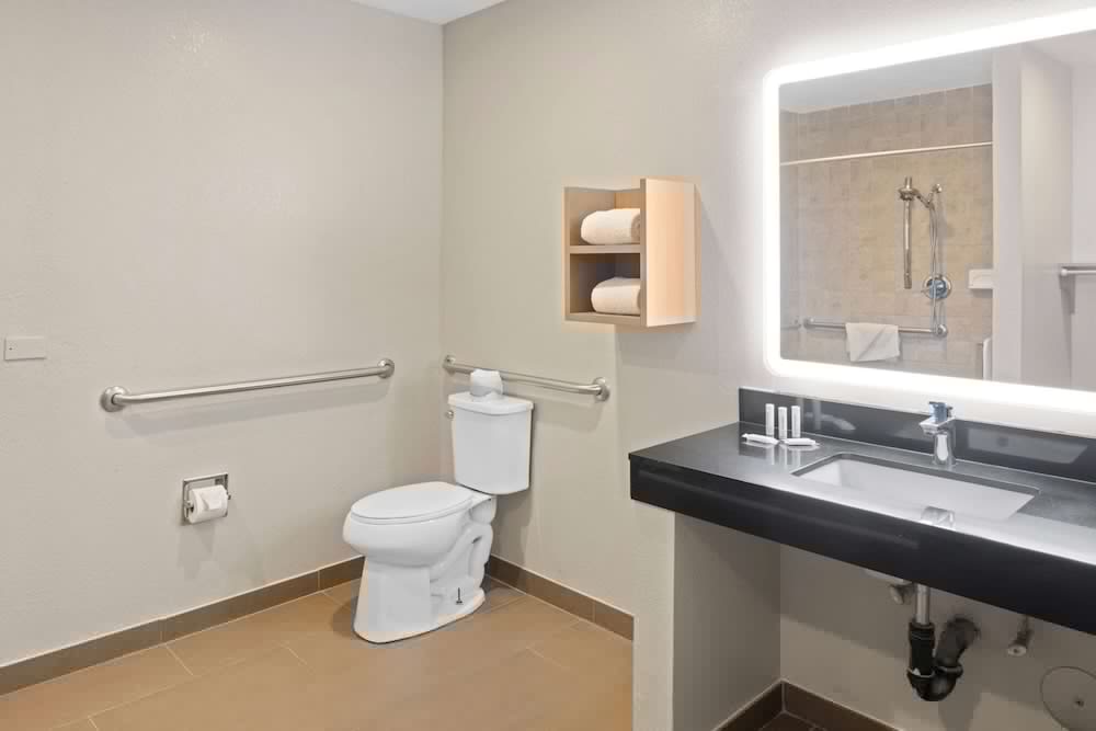 Days Inn by Wyndham San Diego-East/El Cajon 15/56