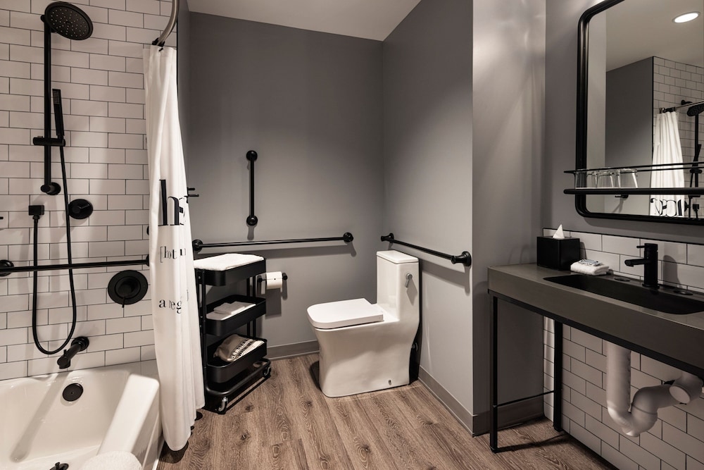 Moxy Omaha Downtown 34/37