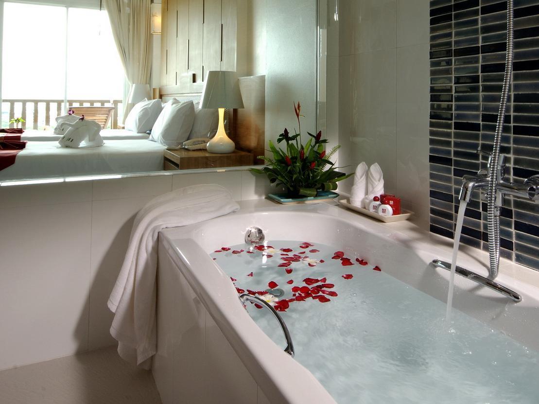 Room, Pool Access