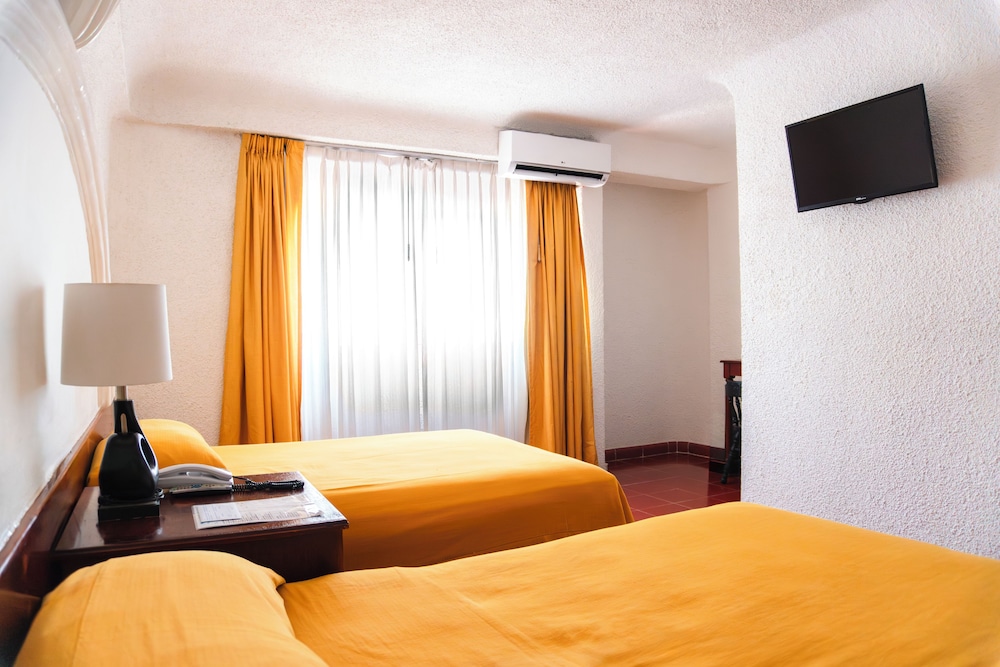 Antillano Hotel 51/60
