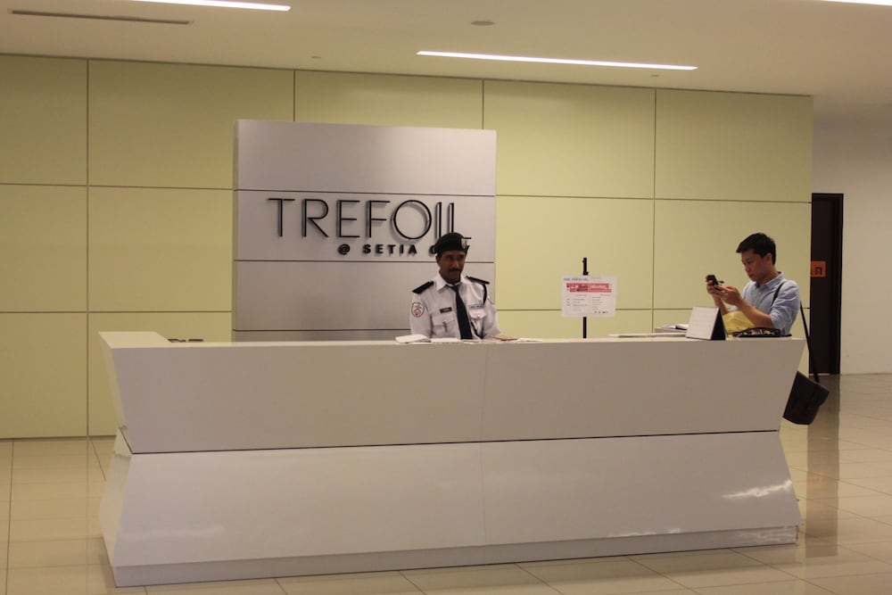 Dehouz – Trefoil Setia Alam Homestay 9/50