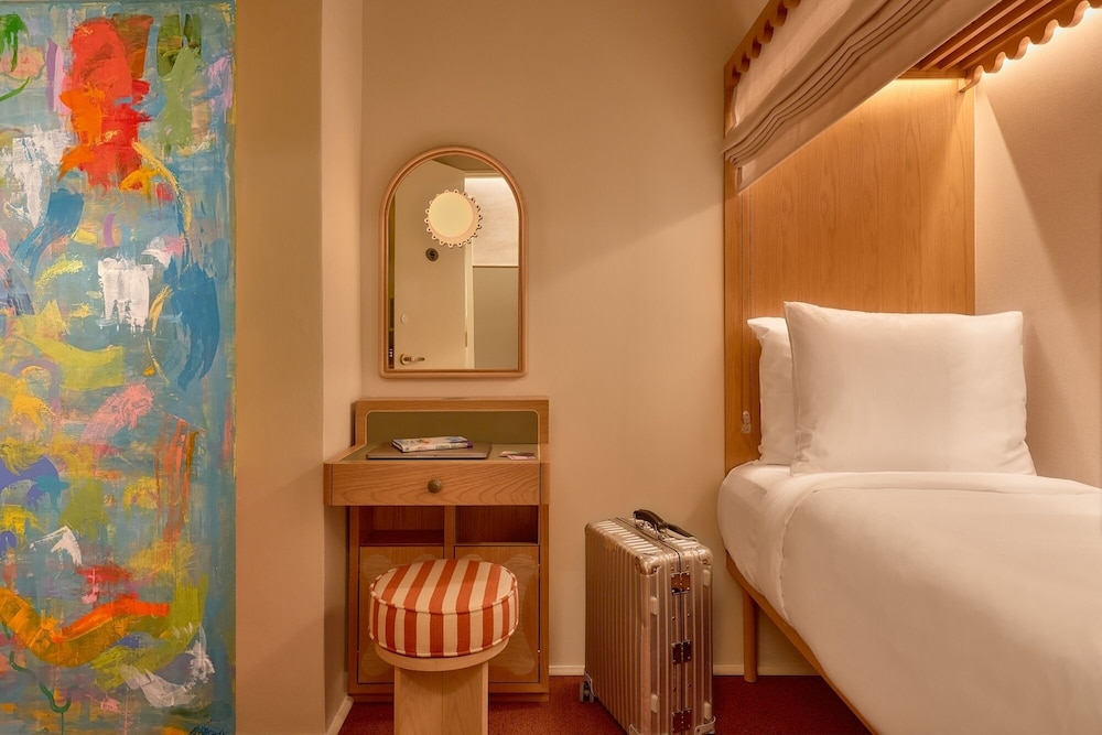 Female Only, Cabin, Single Bed