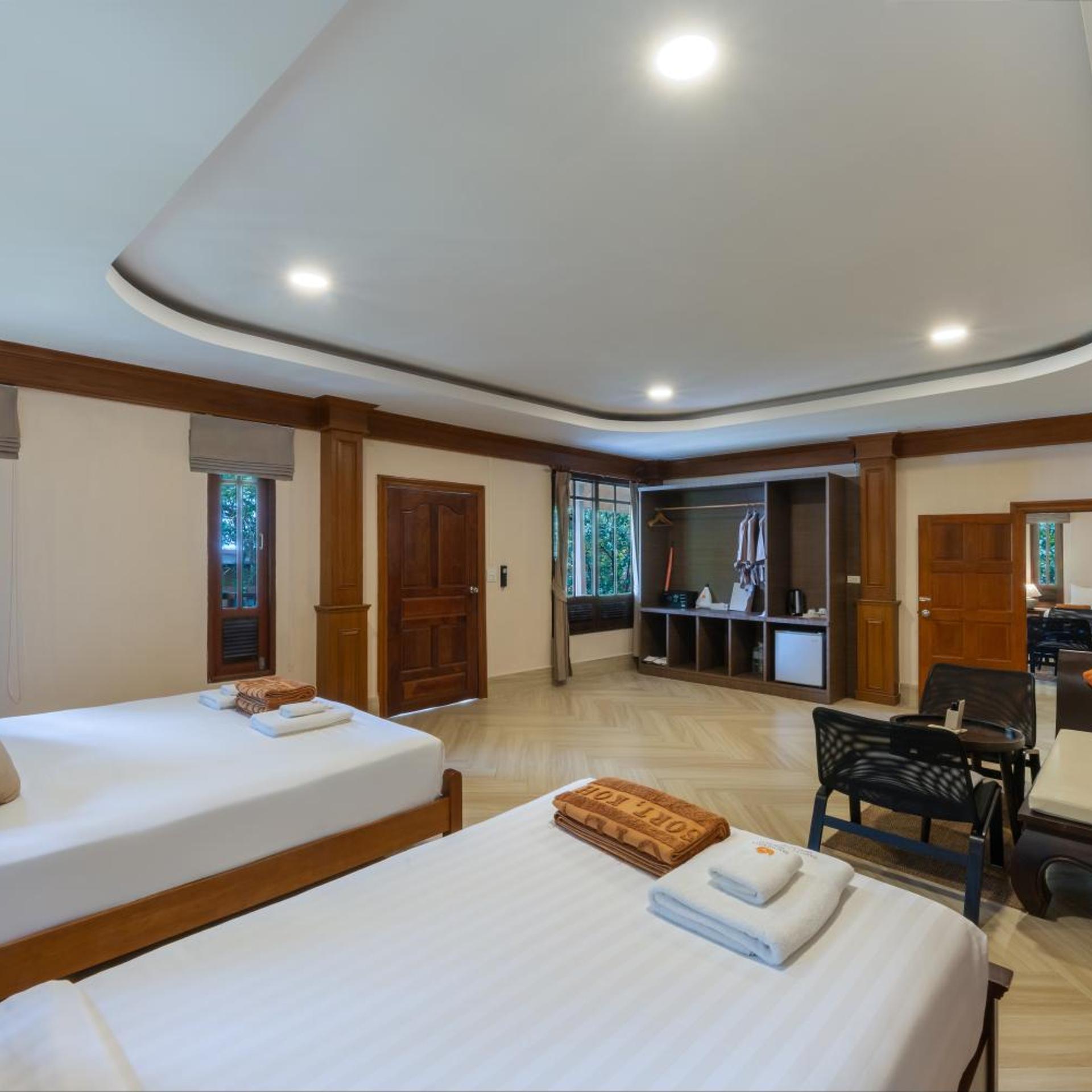 Connecting, Family, Double Bed