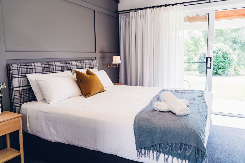 Deluxe, King Bed