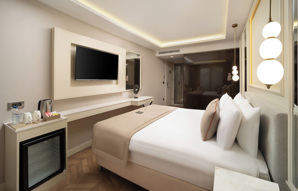 Great Fortune Concept Hotel 12/30