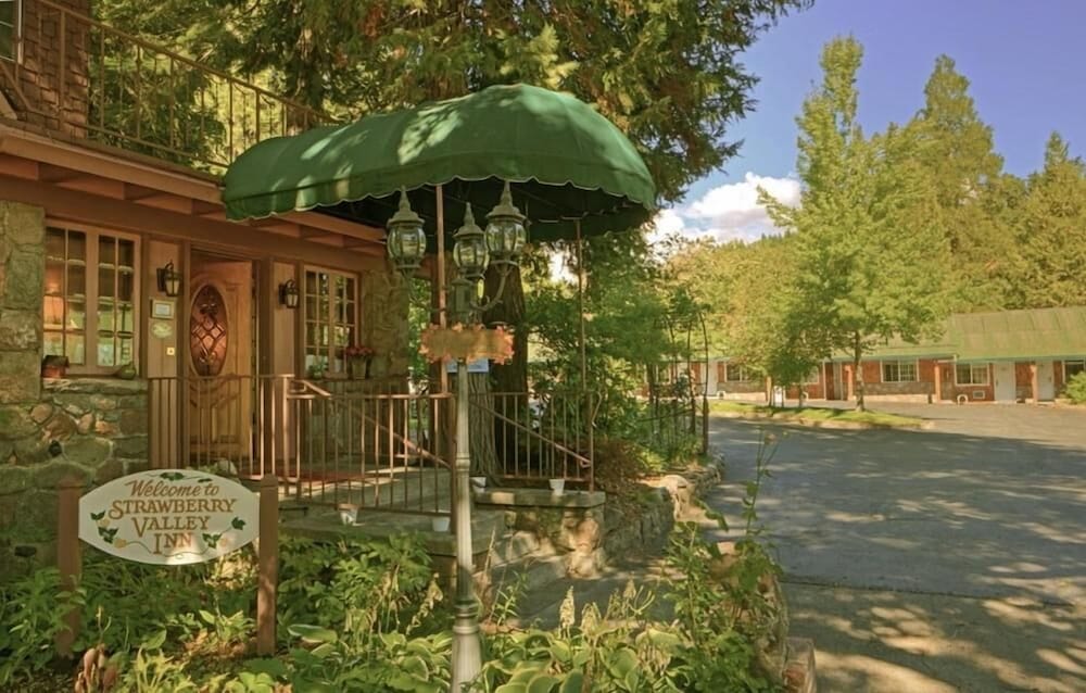 Strawberry Valley Inn 11/38