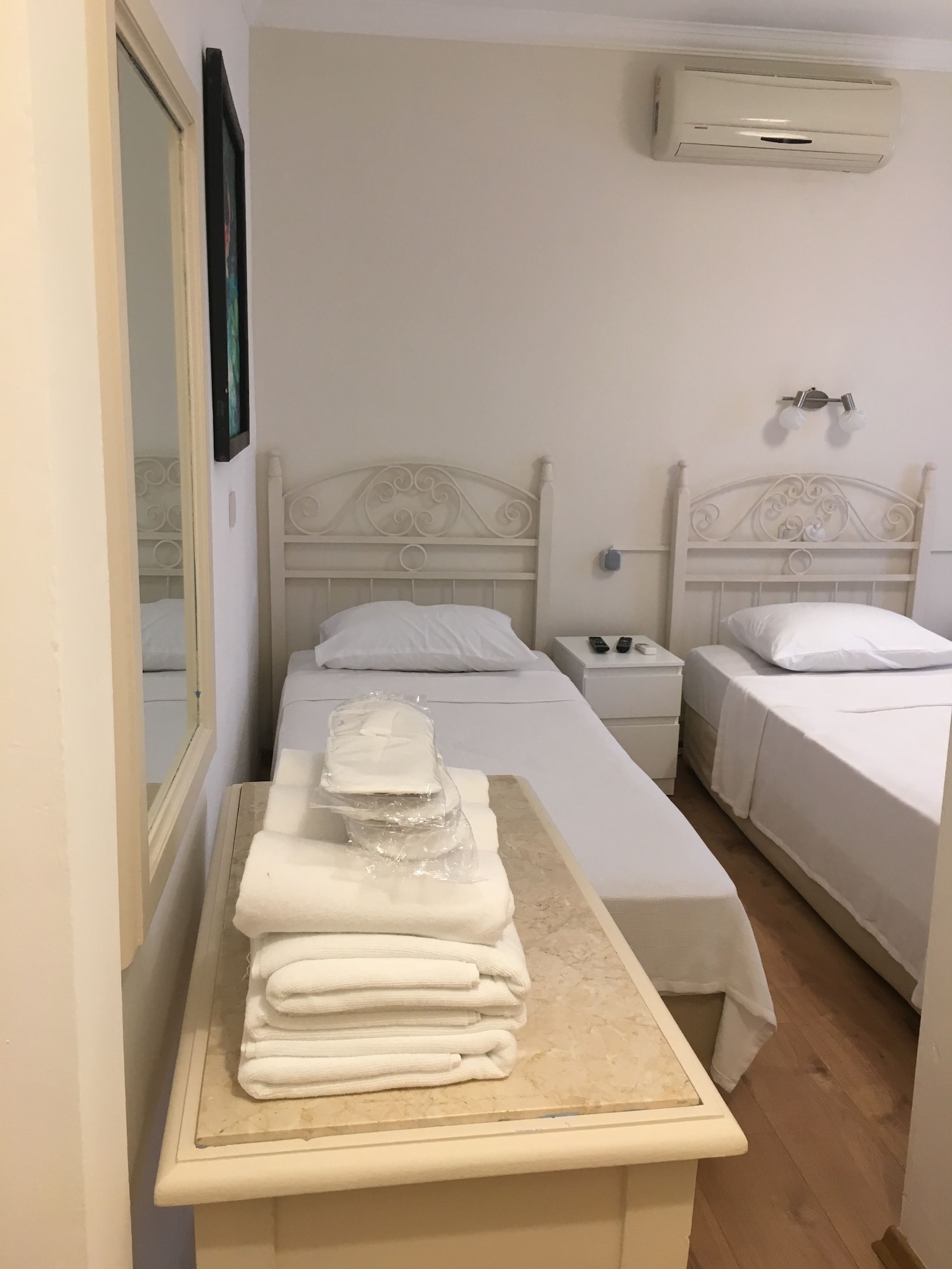 COMFORT, TRIPLE, 3 BEDS