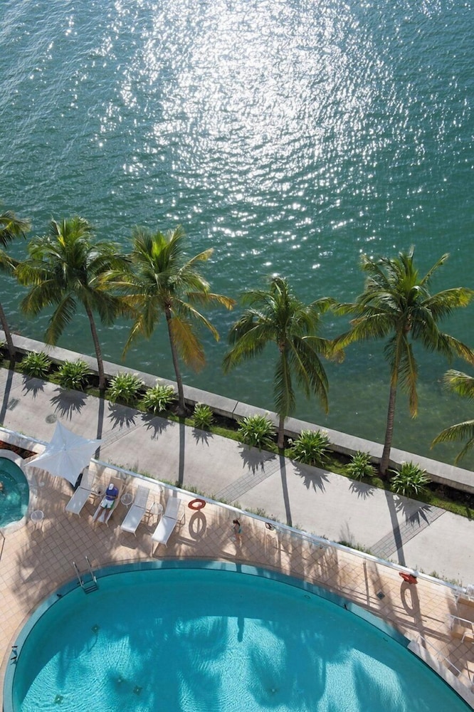 Mandarin Oriental Miami 41/44