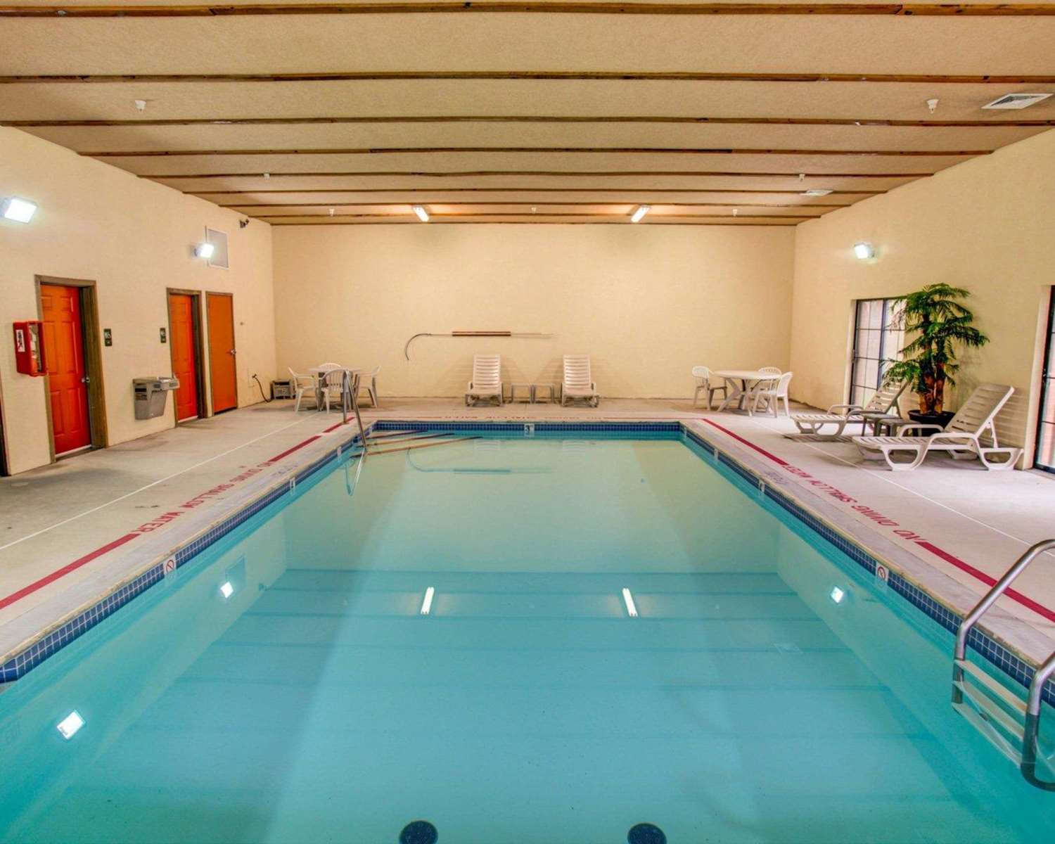 swimming pool spa
