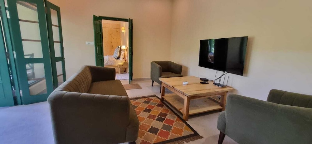 Latitude 29 By The Lake Resort 30/50