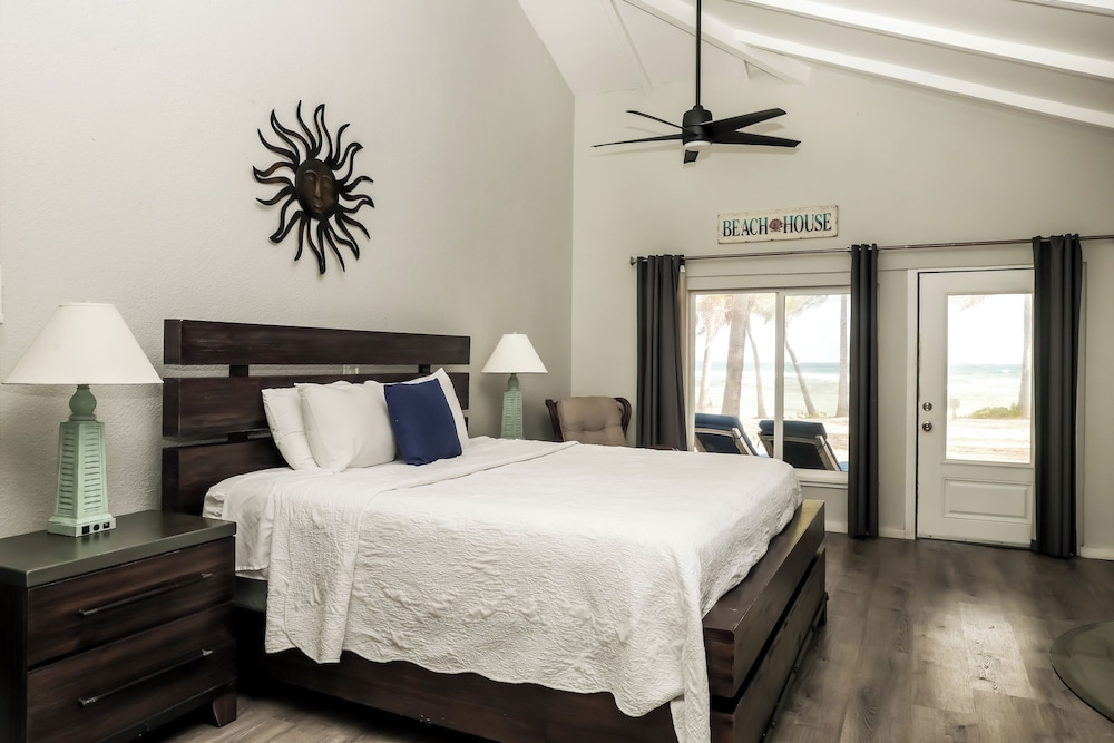 Grand, THE PALMS AT PELICAN COVE 4/6