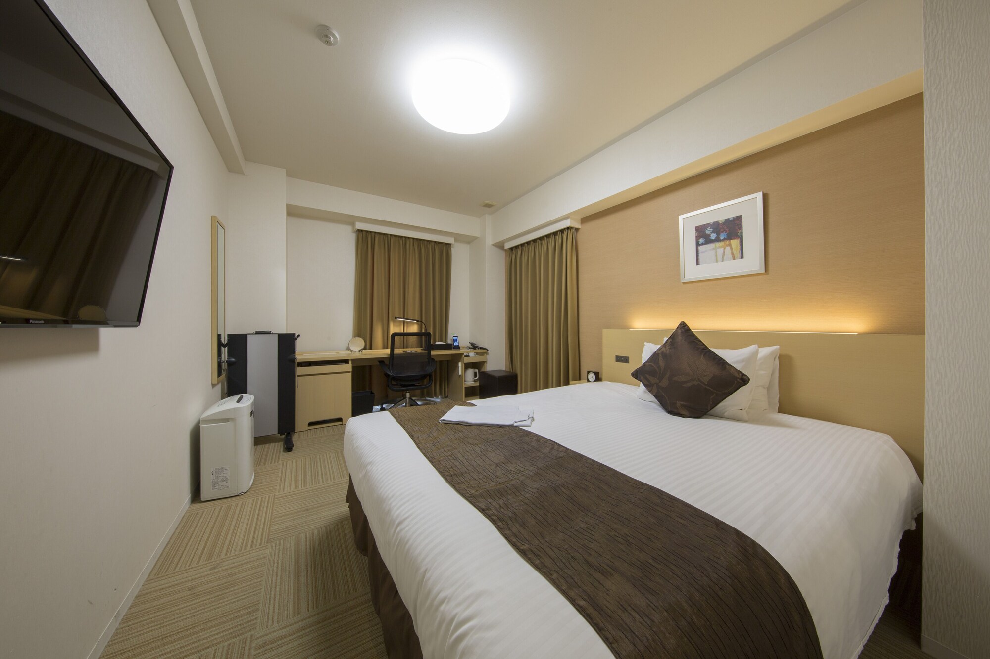 DELUXE, DOUBLE BED
