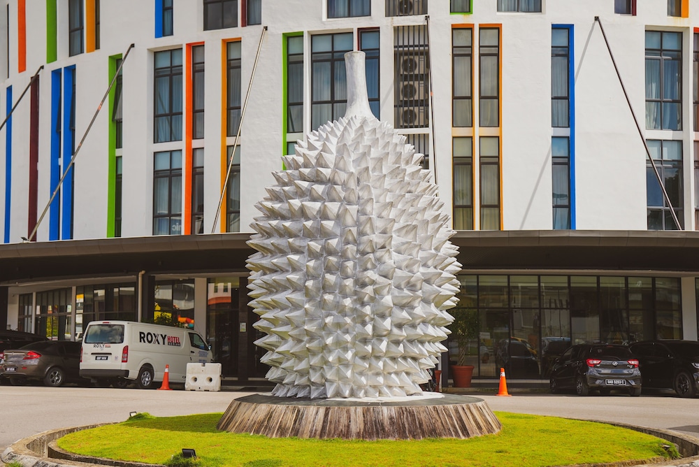 Roxy Hotel Serian 37/40