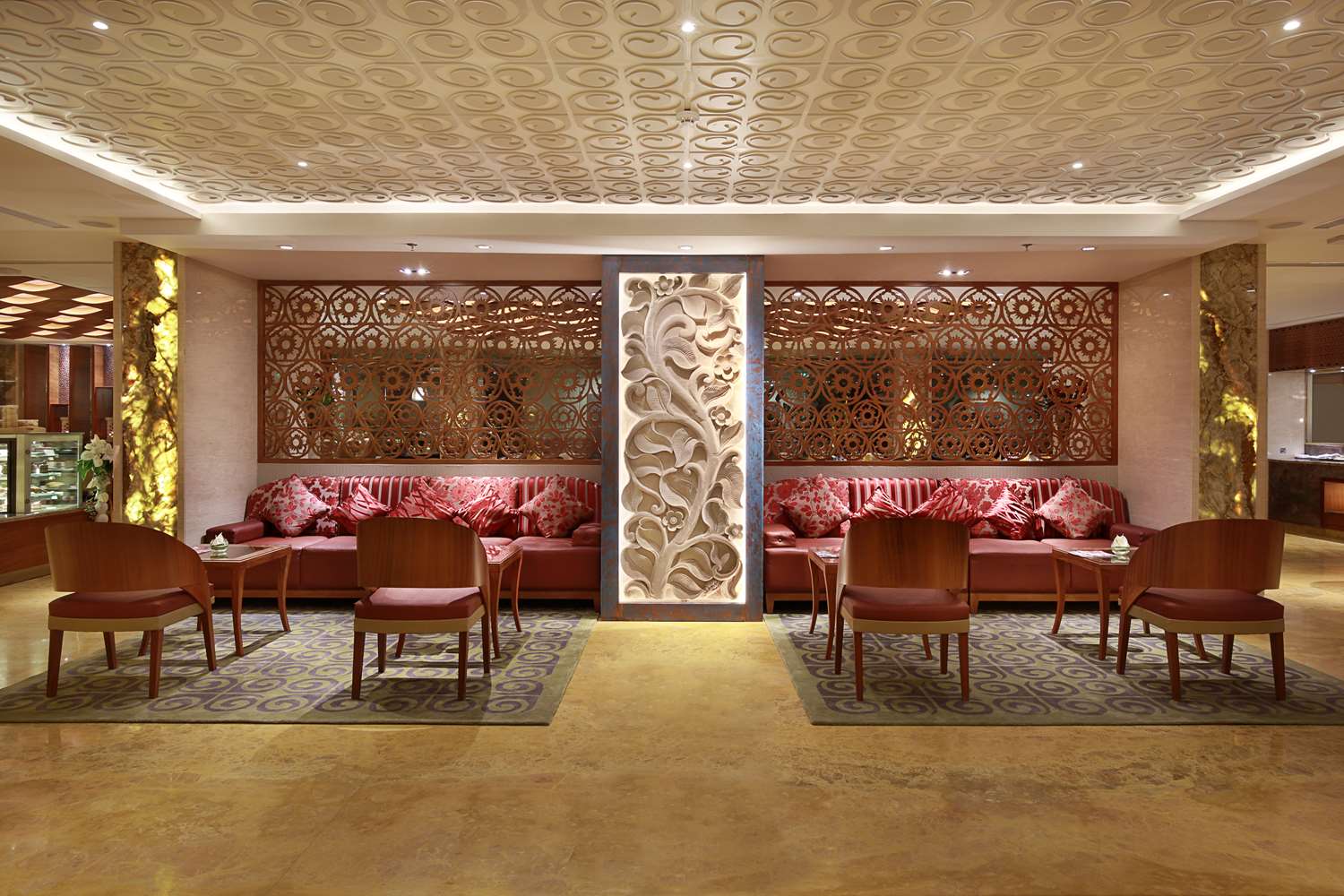 SenS Hotel and Spa 33/40