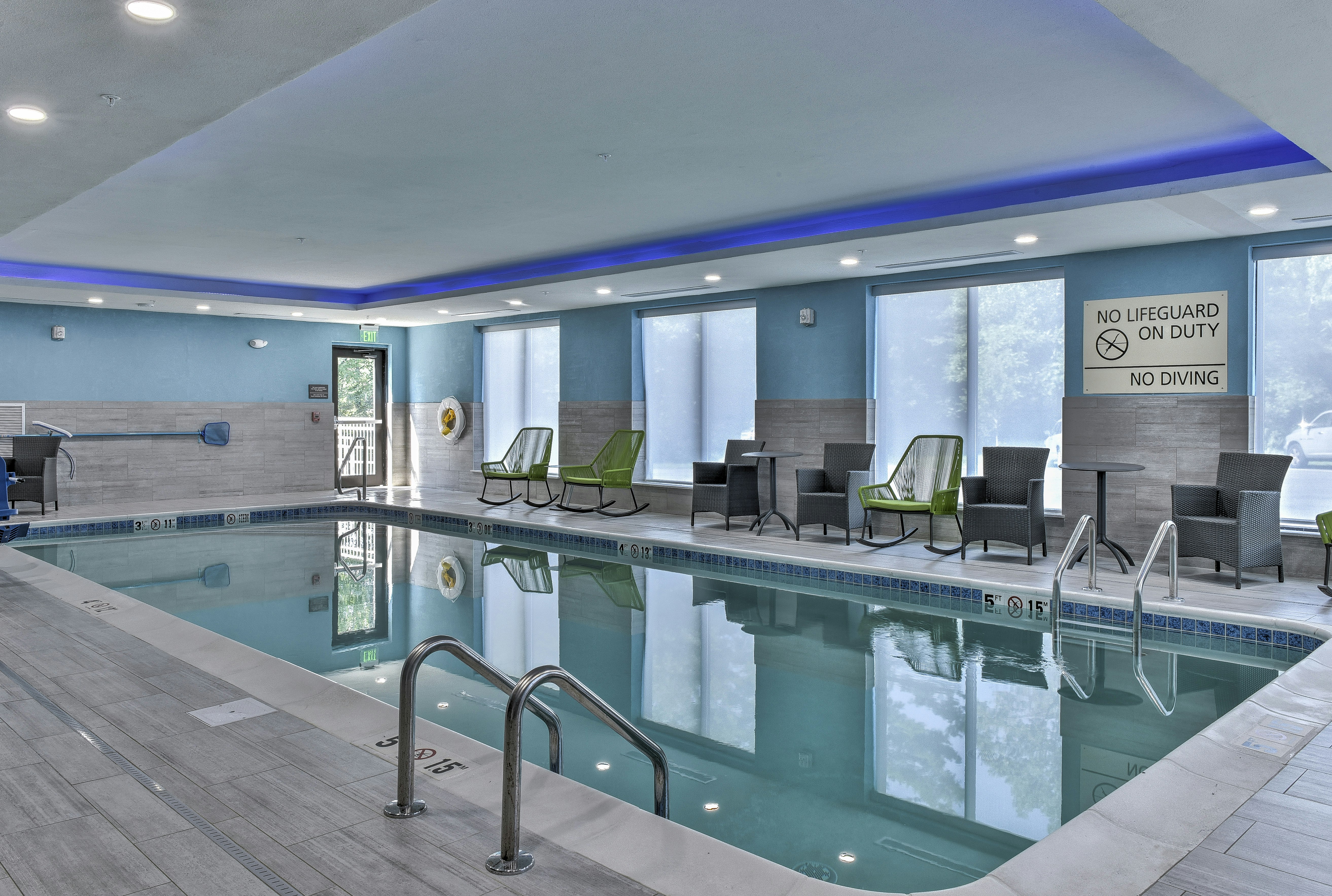 Hampton Inn and Suites Keene 20/47