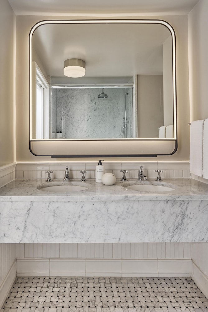 Beverly Hills, Suite, King Bed, Balcony، Cameo Beverly Hills, LXR Hotels & Resorts 8/10