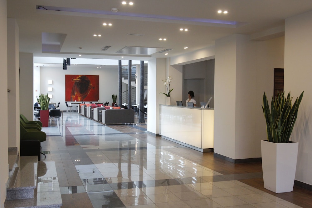 HOTEL MODERNO 8/63