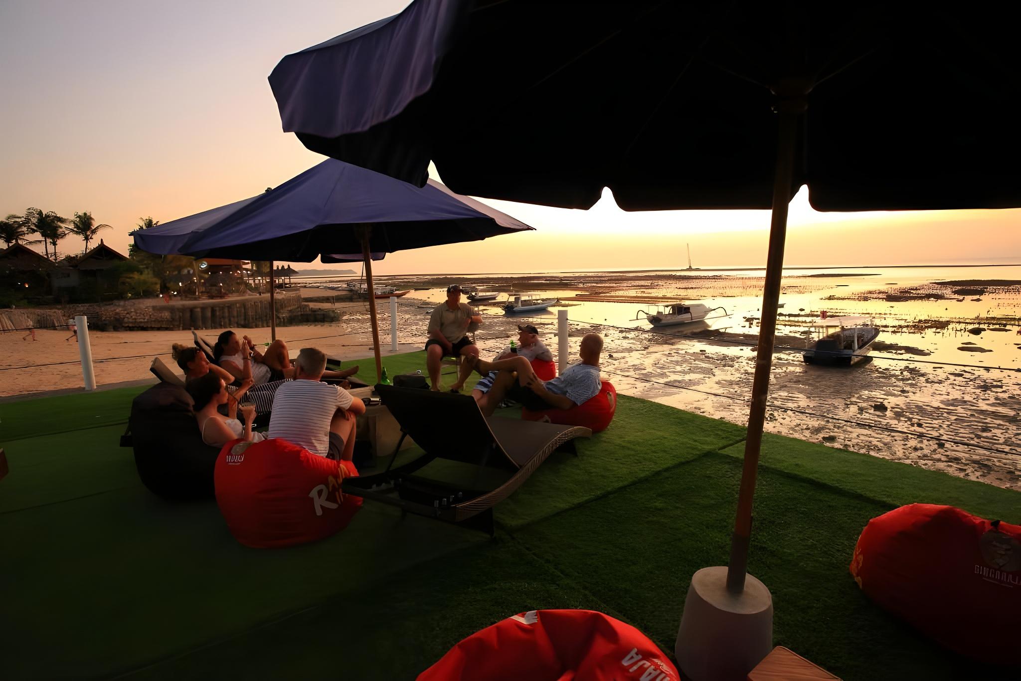 3 Monkeys Lembongan 37/50