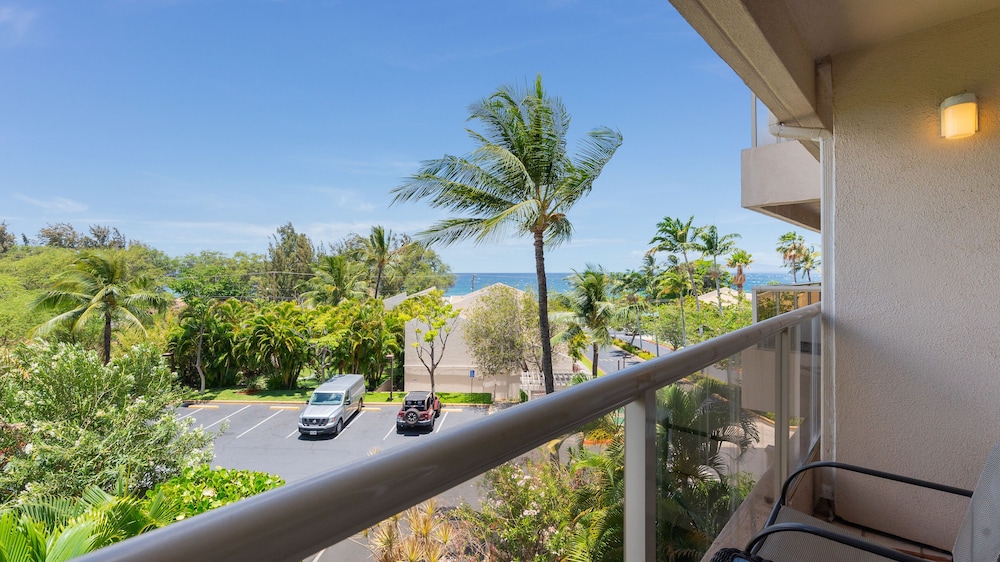 Castle Maui Banyan 27/62