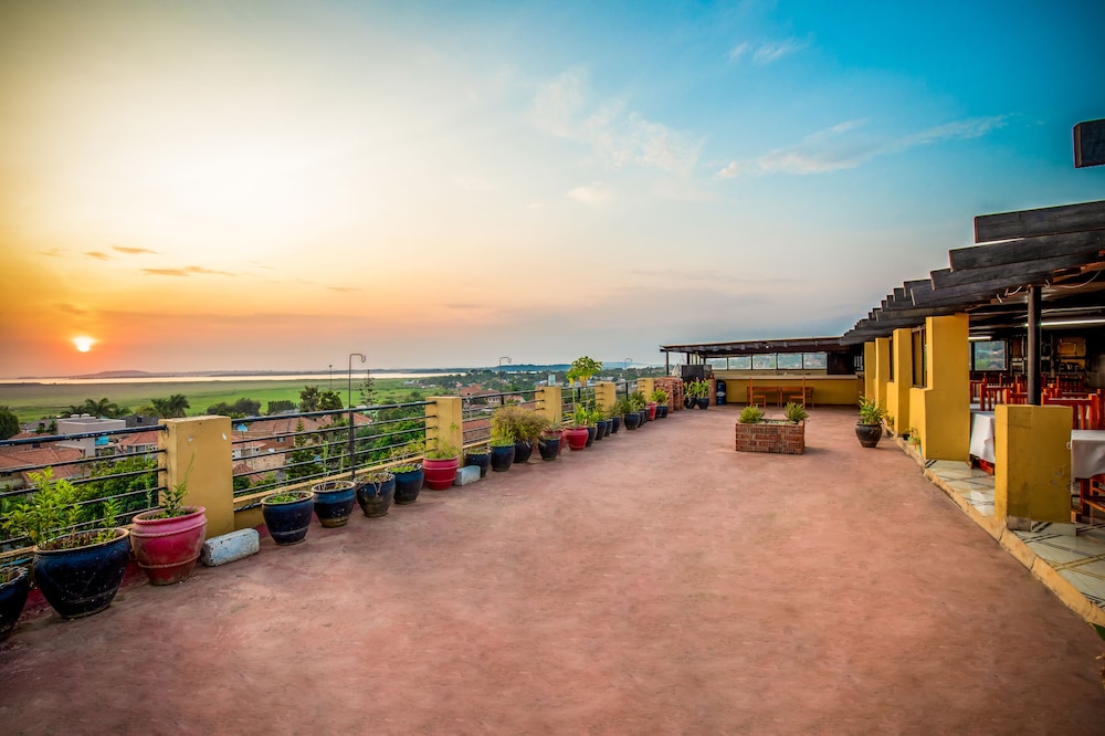 Pulickal Airport Hotel 47/50