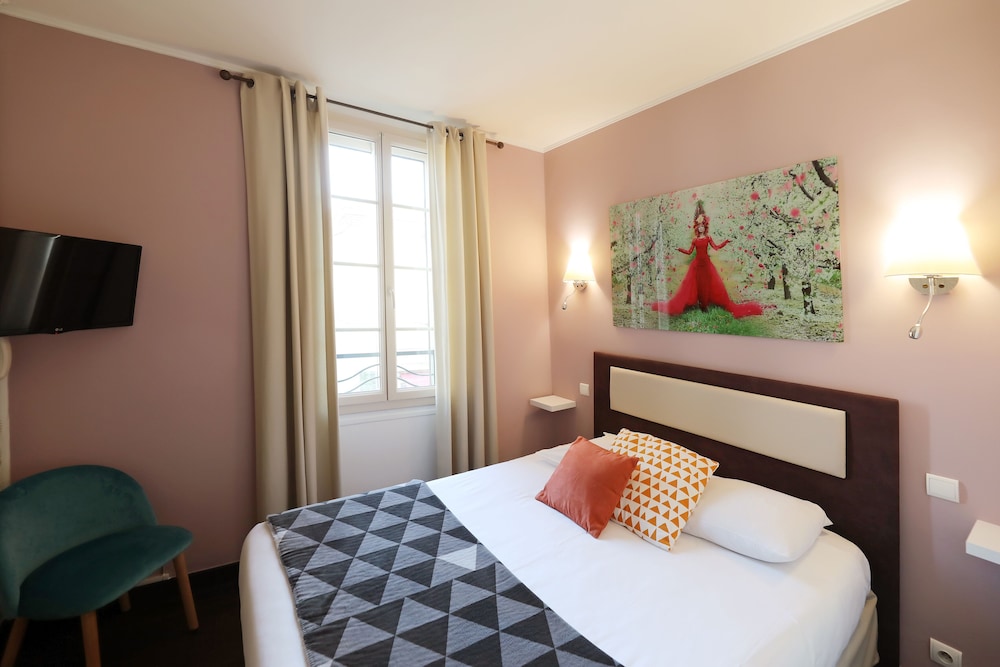 HOTEL LES PASTELIERS 23/65