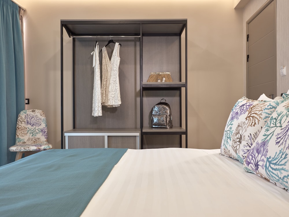 Koukounaria Hotel And Suites 22/74