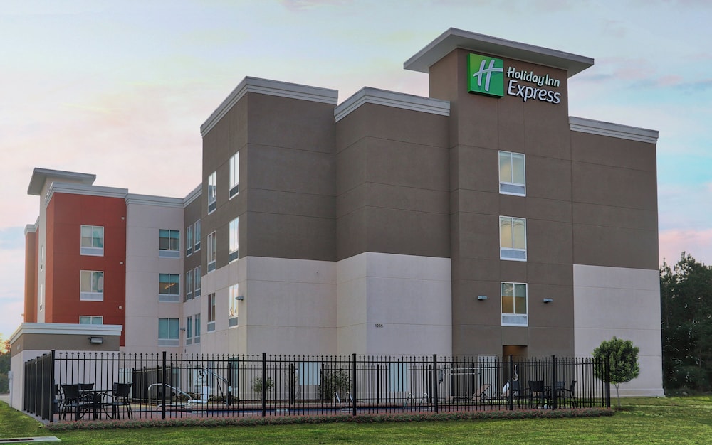 Holiday Inn Express Slidell 2/73