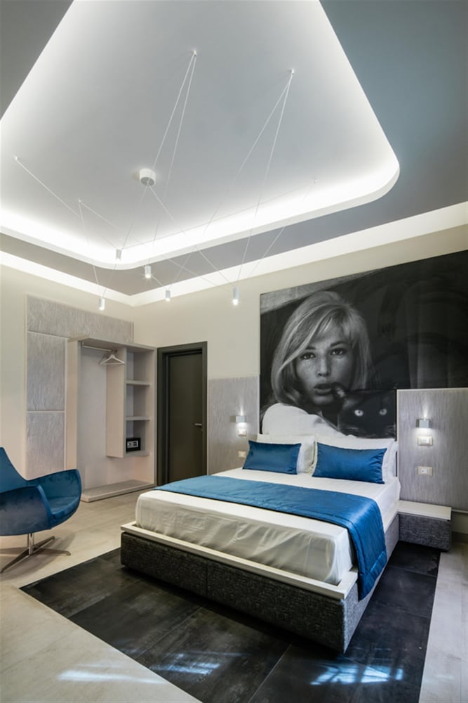 Via Veneto Luxury Suites 13/50