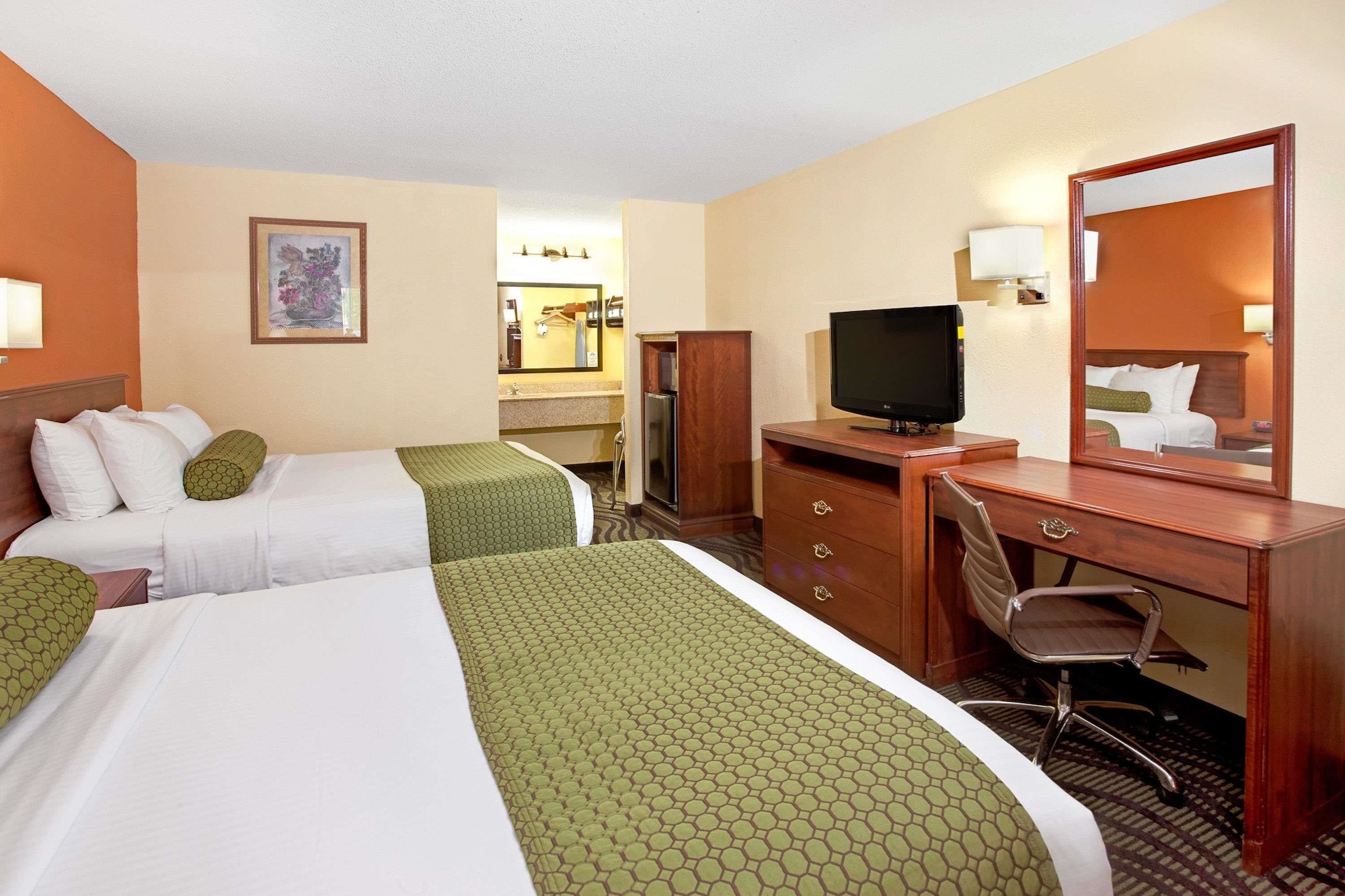 غرفة بسريرين مزدوجين للمدخنين، Days Inn By Wyndham Acworth 2/8