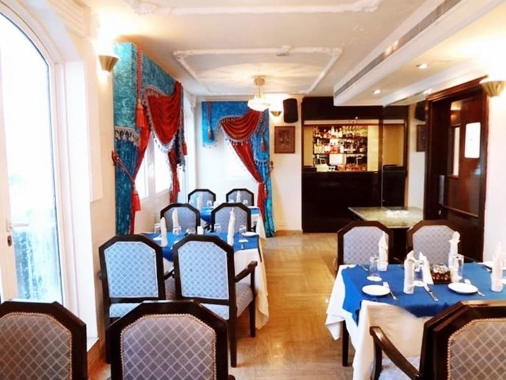 OYO 137 Marina Hotel 47/58
