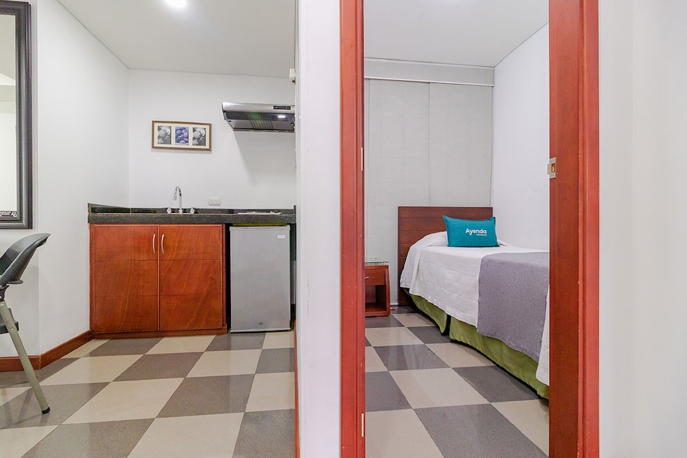 Ayenda 1043 Apartahotel Kafir 49/59