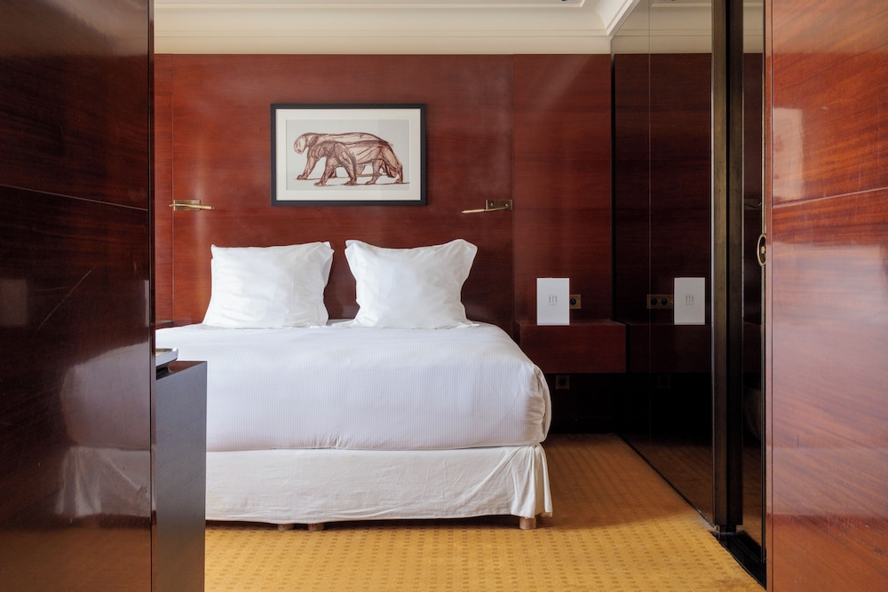 Hotel Montaigne 30/69