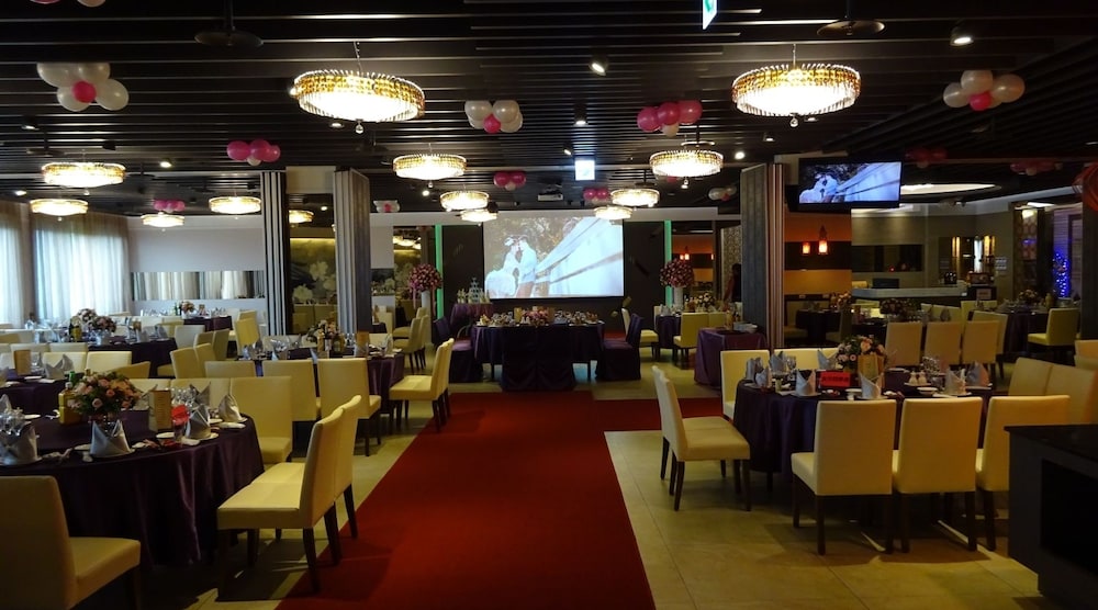 Renyi Lake Hotel 39/51