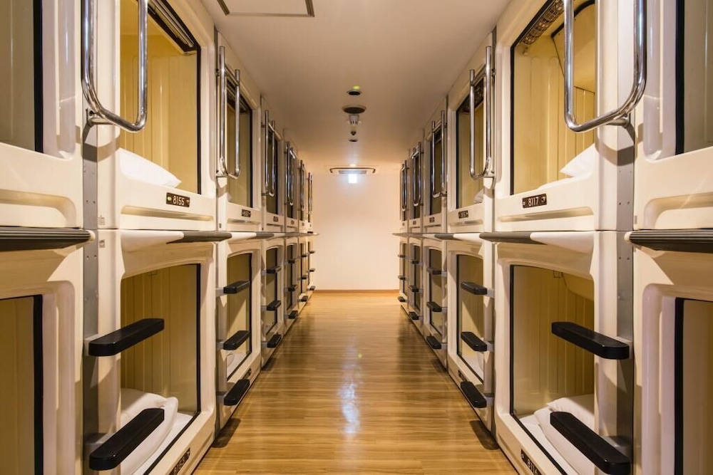 Shinjuku Kuyakushomae Capsule Hotel 12/46