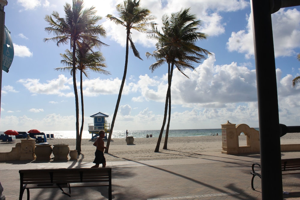 Golden Sand Oceanfront 54/58