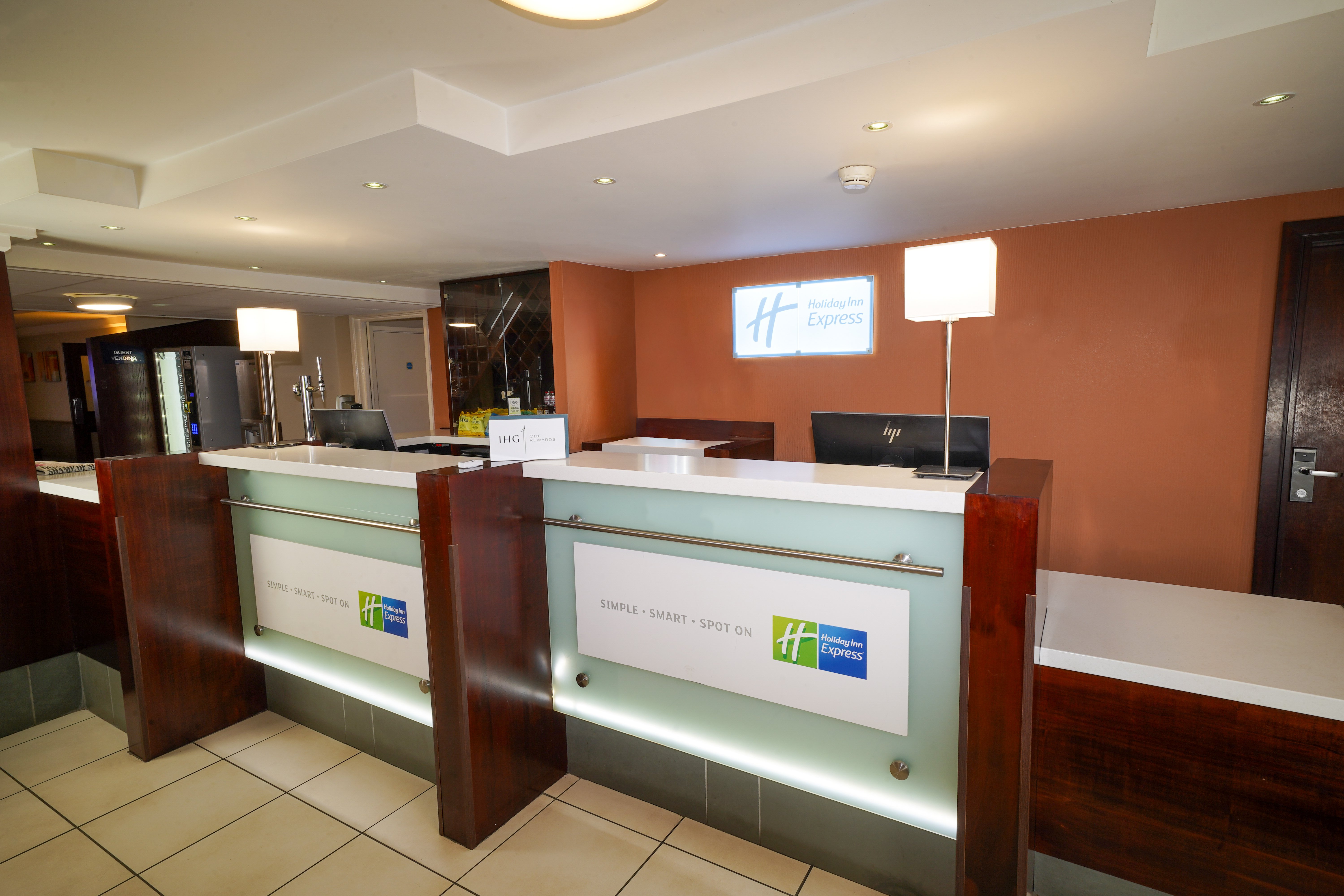 Holiday Inn Express Glenrothes 6/70
